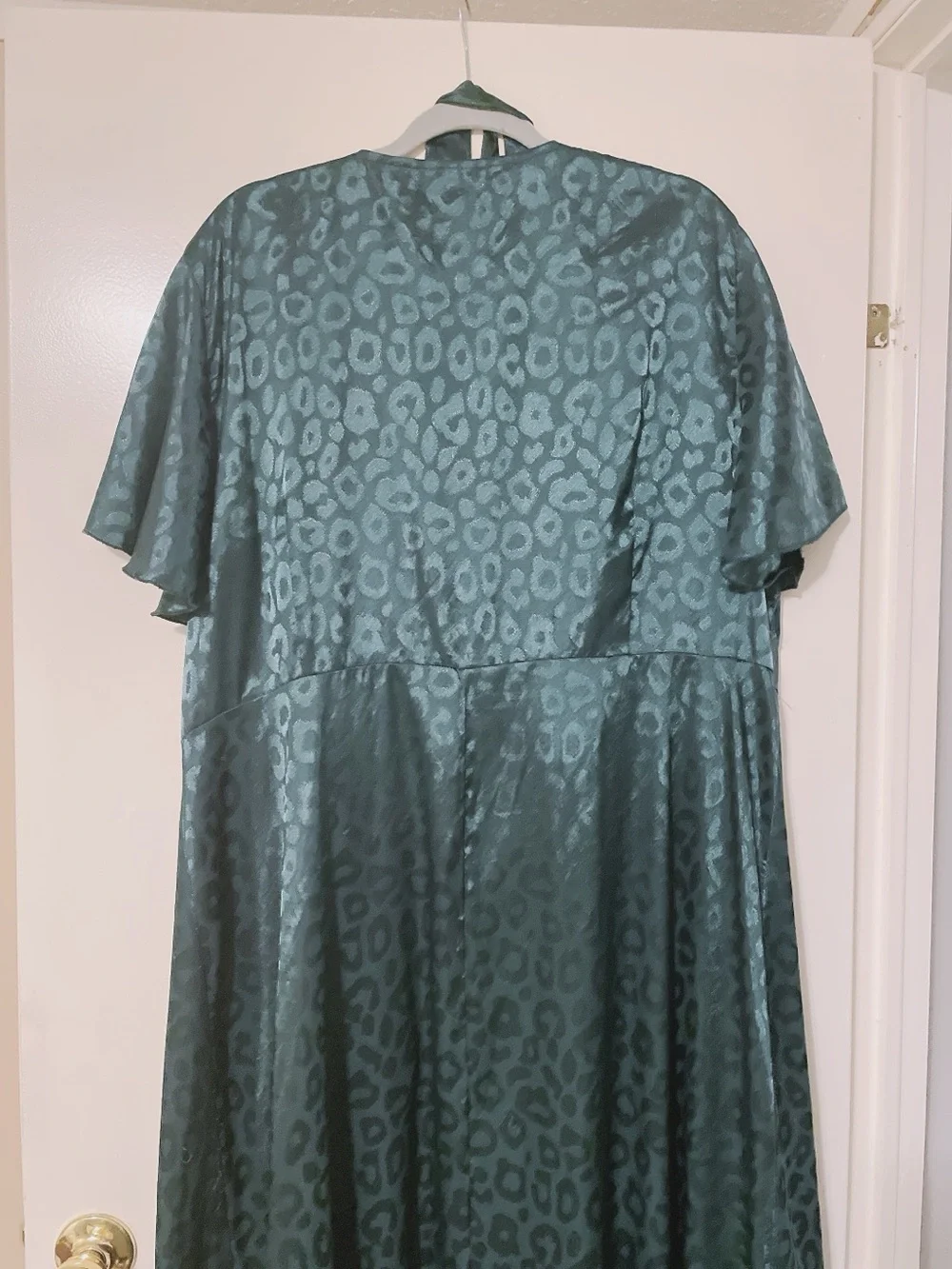 Simplee Apparel Emerald Green High-Low Wrap Dress with Tie Waist Size 3X - Picture 9 of 10